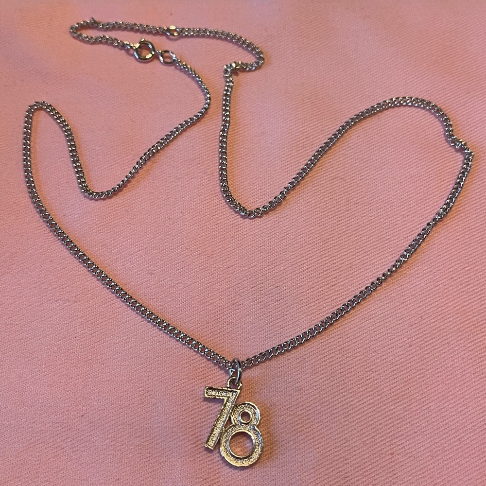 Avon Class of 78 Pendant Necklace